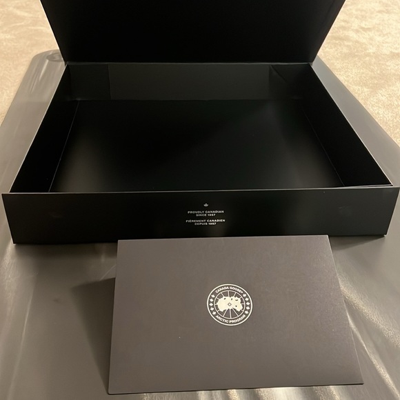 Canada Goose gift box M - Picture 2 of 3